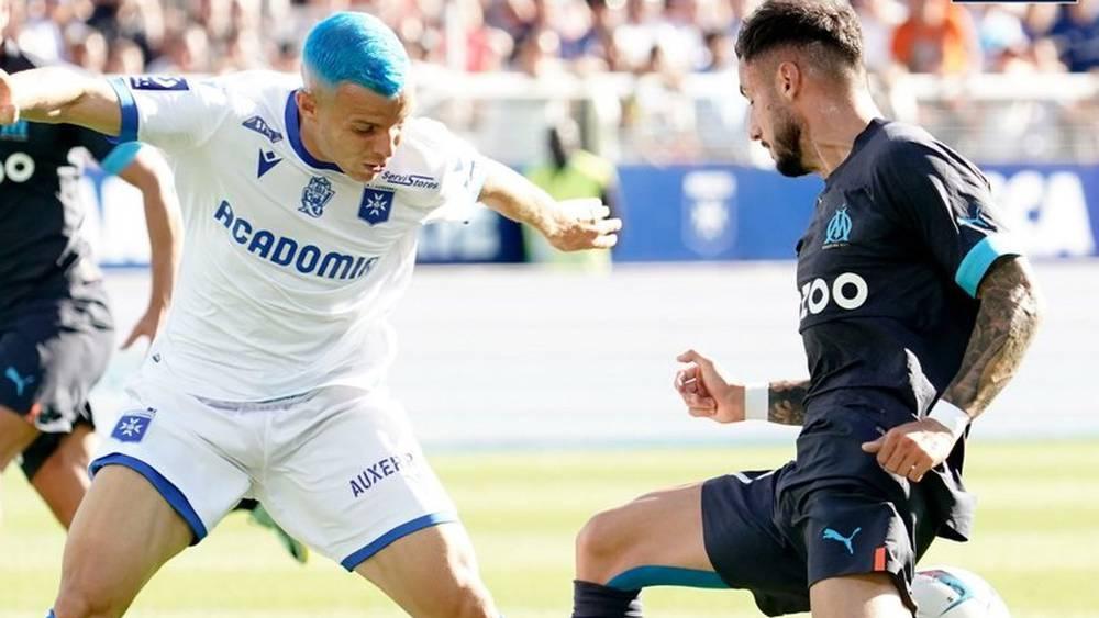 الدوري الفرنسي/ مارسيليا يرتقي للصدارة بانتصاره على أوكسير (2-0) وحارث يدخل كبديل في الدقيقة الـ81