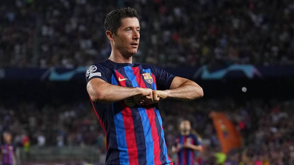 ليفاندوفسكي يتجاوز بنزيما ويصبح ثالث أفضل هداف في دوري الأبطال برصيد 89 هدفا