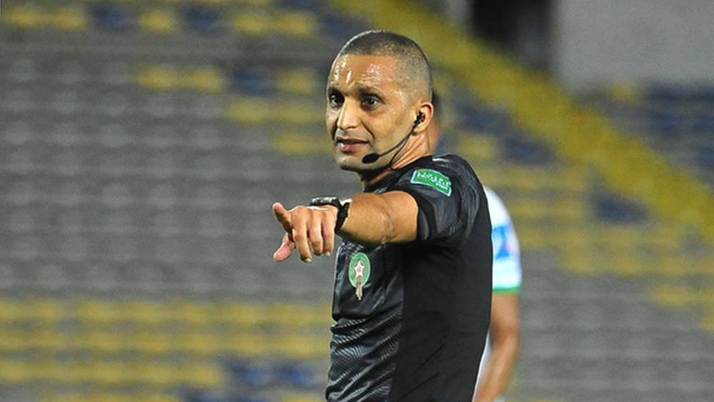 رضوان جيد يدير مواجهة اتحاد تواركة والرجاء ومحمد بلوط في غرفة "الفار"