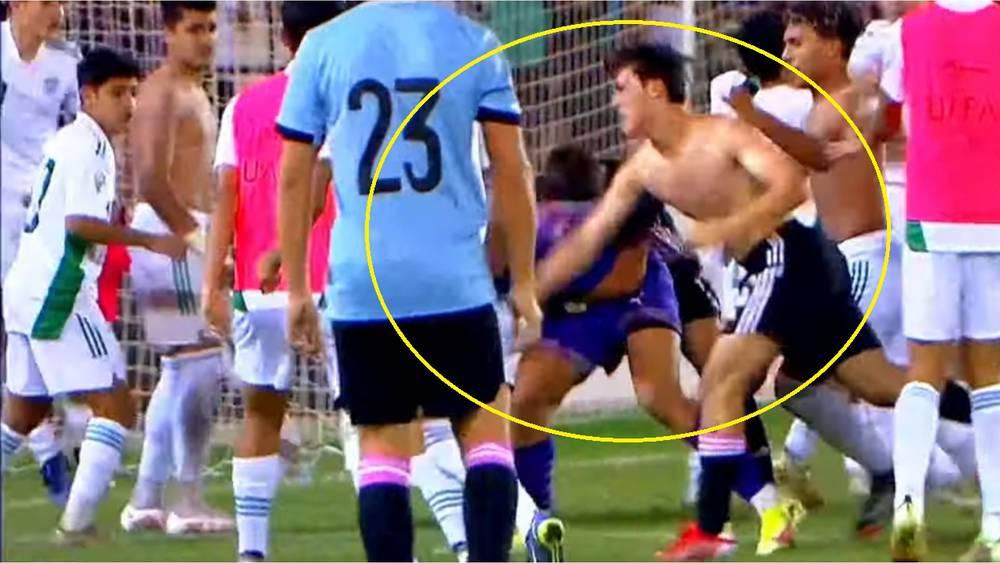 لكمات ورفس بالأرجل.. لاعبو المنتخب المغربي للناشئين يتعرضون لاعتداء "شنيع" من طرف عناصر المنتخب الجزائري وسط غياب تام لرجال الأمن