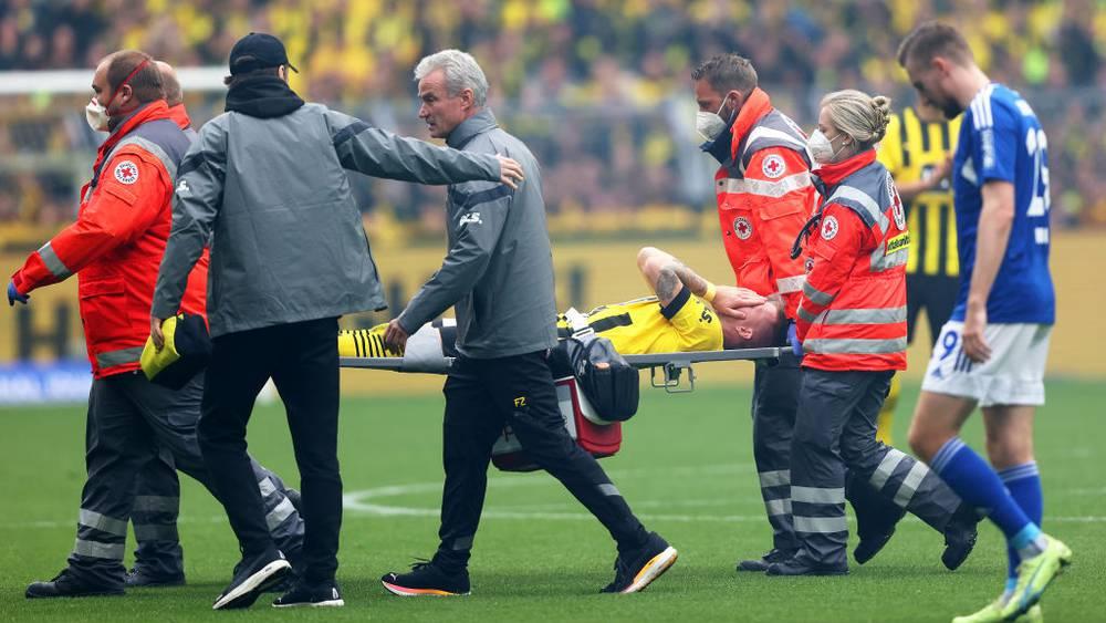 "النحس" يُلازم الألماني "ماركو رويس" بعد خروجه "مصابًا" من "ديربي الرور" قبل أسابيع من انطلاق كأس العالم