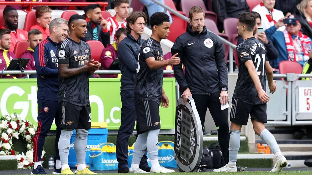 آرتيتا بعد إشراكه لأصغر لاعب عبر تاريخ البريميرليغ ضد برينتفورد: "موهبته تستحق"