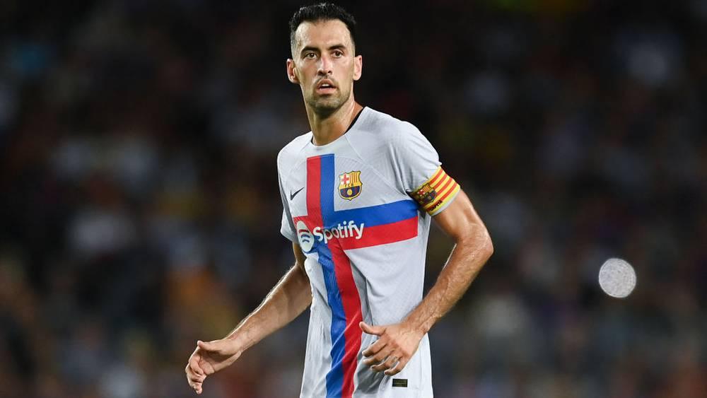 بوسكيتس يخطط للرحيل عن برشلونة بعد نهاية الموسم الحالي