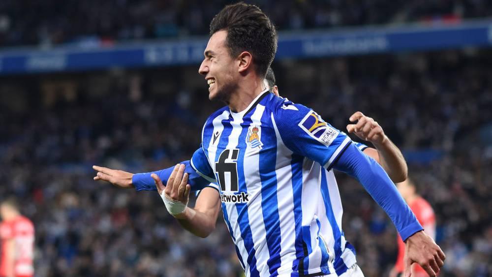 في ظل أنباء رحيل بوسكيتس بنهاية الموسم الحالي.. برشلونة يُطارد معوضه في ريال سوسيداد