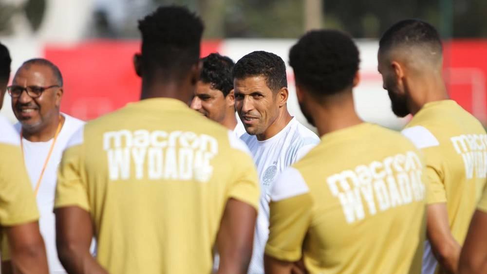 عموتة يعود للإشراف على تداريب الوداد قبل مواجهة نهضة بركان