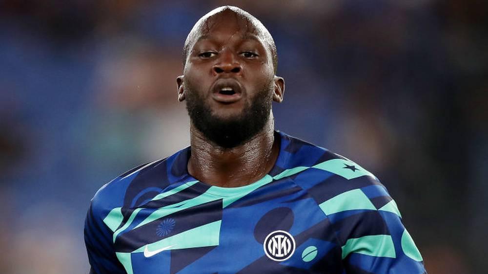 لوكاكو يفشل في اللحاق بمباراة القمة ضد روما وغيابه أمام برشلونة أصبح محتملاً