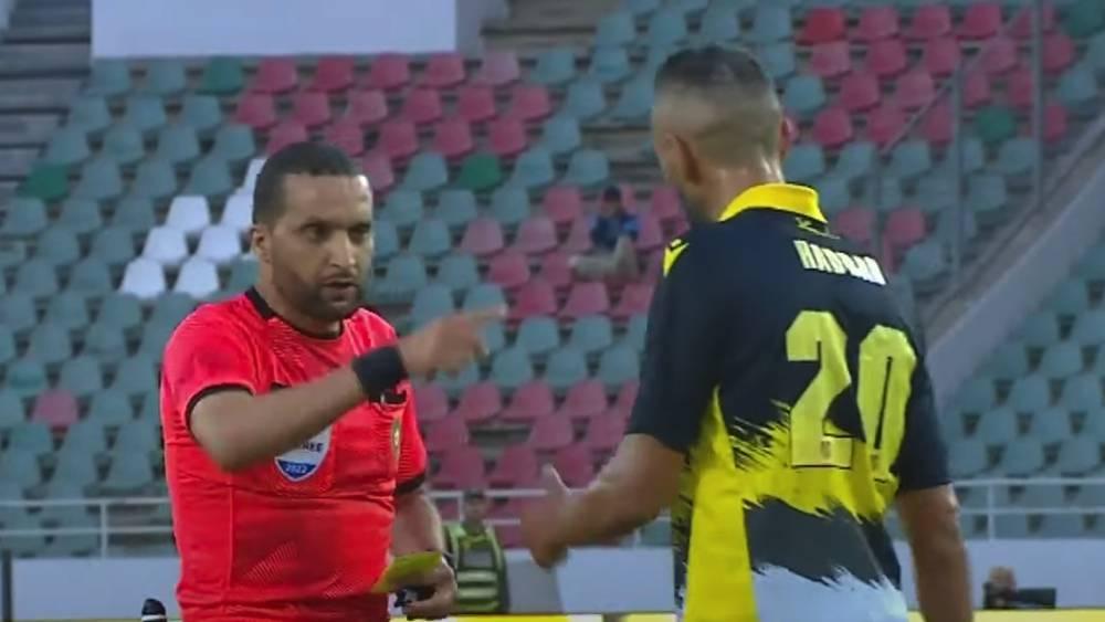 رضوان جيد يطرد إلياس الحداد بعد إنذاريْن في مُناسبةٍ واحدةٍ بداعي الاحتجاج خلال لقاء ا.تواركة وش. المحمدية