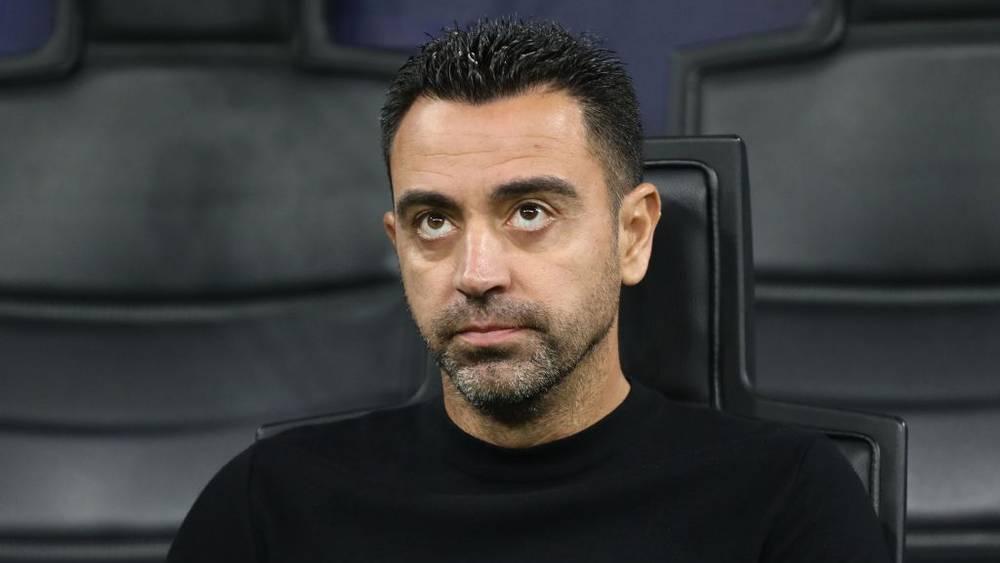 تشافي: "يجب ألا يتكرر ما حدث ضد الإنتر مرة أخرى ودي يونغ سيكون حلاً في الدفاع"