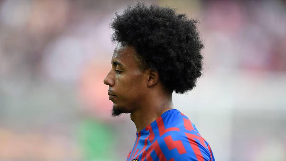 جول كوندي يواجه صعوبات في العودة لقائمة برشلونة قبل مباراة "الكلاسيكو"