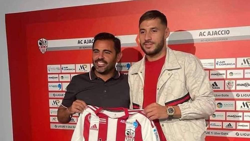 رسميا/ الجزائري بلايلي يلتحق بصفوف أجاكسيو الفرنسي (الليغ 1)