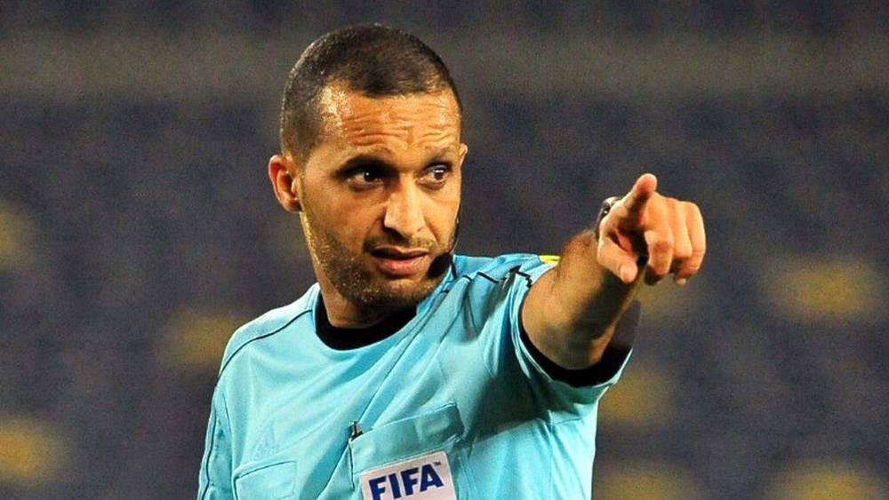 محاولة اعتداء من أحد لاعبي وأطقم المريخ السوداني على الحكم المغربي رضوان جيد