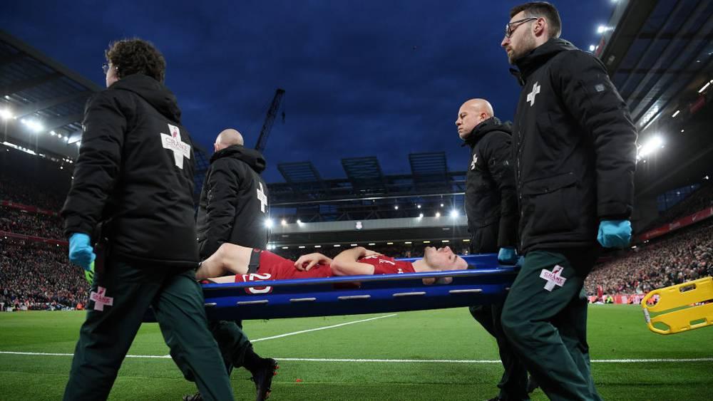 البرتغالي "ديوغو جوتا" يواجه خطر الغياب عن كأس العالم 2022 بعد خروجه "محمولاً" ضد مانشستر سيتي