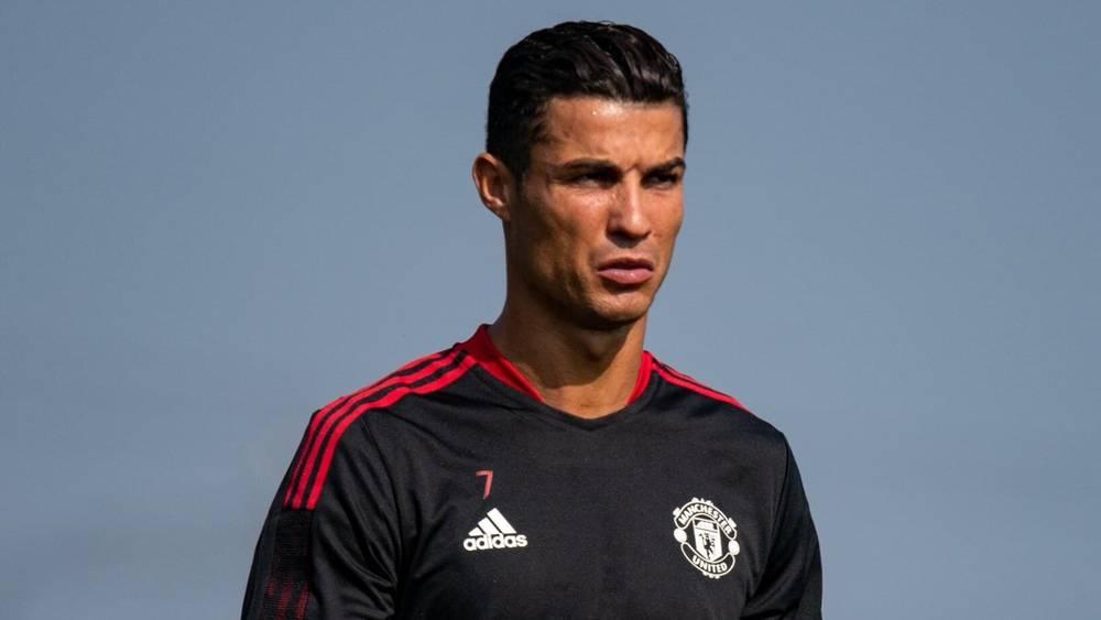 بعد استبعاده من مواجهة تشيلسي.. كريستيانو رونالدو يتدرب مع فريق مانشستر يونايتد تحت 21 سنة