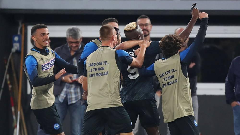 الدوري الإيطالي/ أوسيمين ينصر نابولي على روما بهدف "قاتل" في "الأولمبيكو"