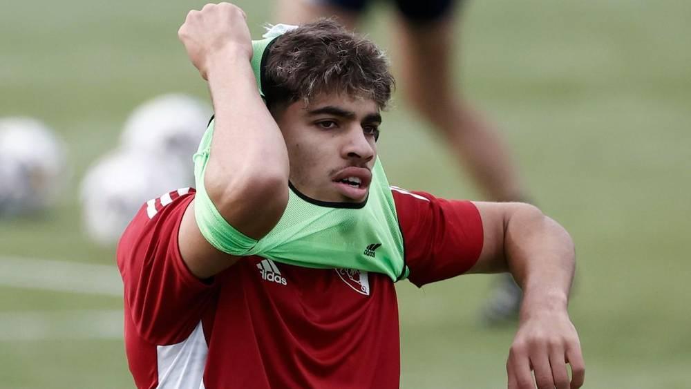 الزلزولي يواصل الغياب عن تداريب أوساسونا ويلتزم ببرنامج علاجه من الإصابة للحاق بكأس العالم