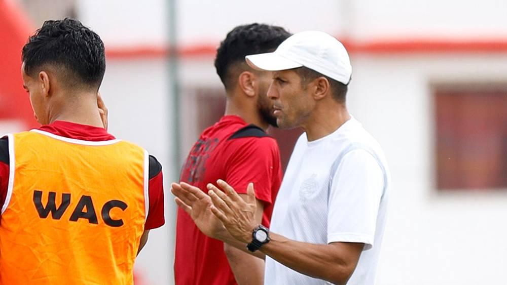 عموتة يقرر إراحة لاعبي الوداد بعد مباراة اتحاد تواركة