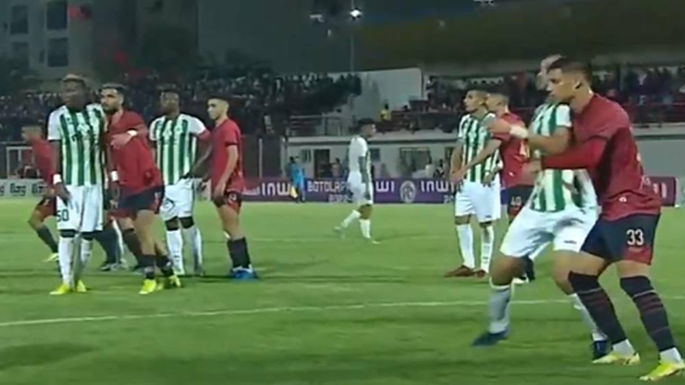 أولمبيك آسفي والدفاع الحسني الجديدي يكتفيان بالتعادل (0-0) ويقتسمان النقاط