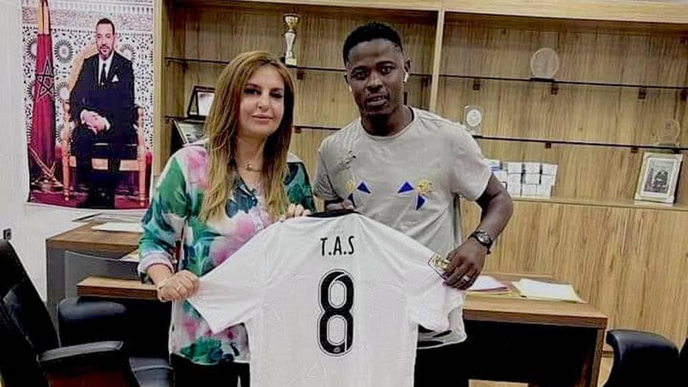 الاتحاد البيضاوي "طاس" يفسخ عقد المهاجم المالي سليمان سيسوكو