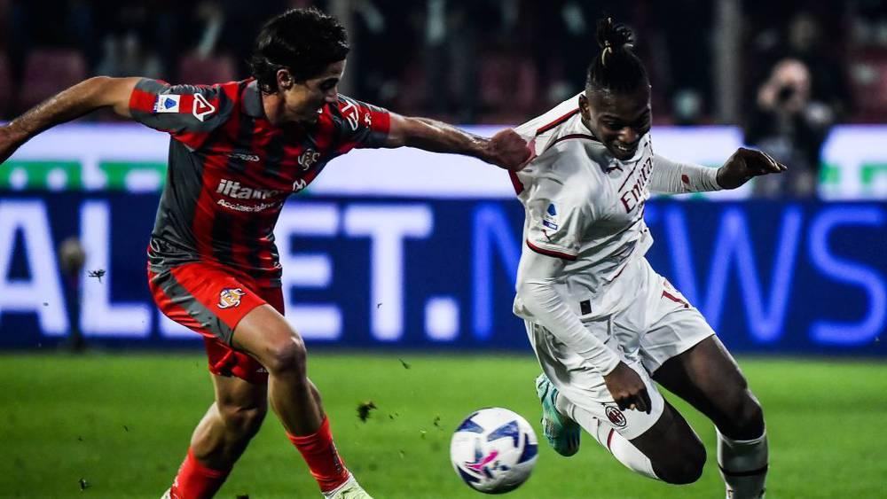 الدوري الإيطالي/ ميلان يتعثر ويفقد نقطتين على ملعب كرومينيزي