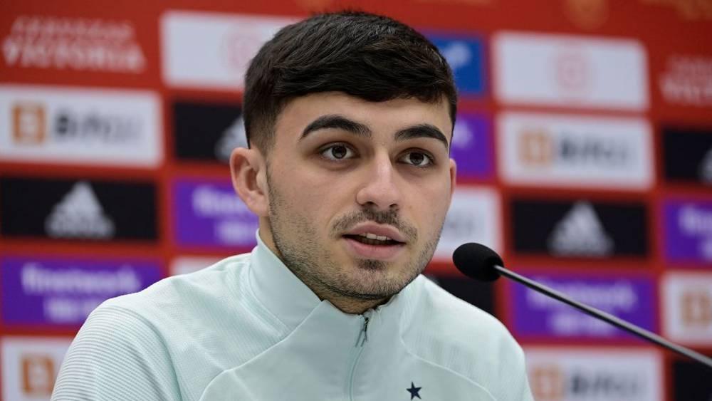 بيدري: "لويس إنريكي قادر على إقناع أي لاعب بفوائد القفز من المنحدر"