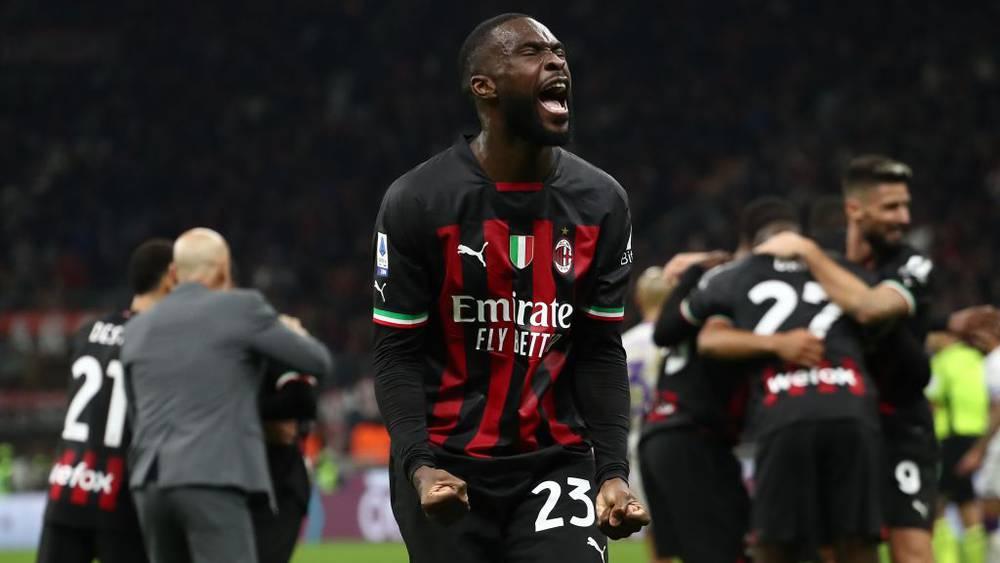 الدوري الإيطالي/ ميلان يهزم فيورنتينا في الوقت "القاتل" وأمرابط يُكمل اللقاء حتى نهايته