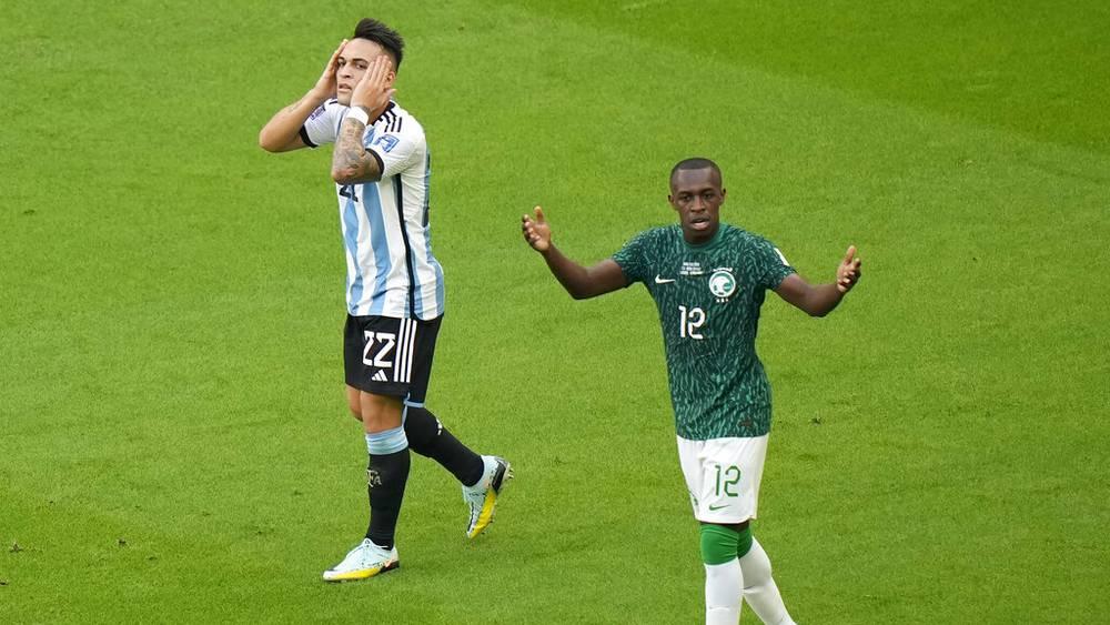 لاوتارو مارتينيز: "نشعر بألم كبير.. خسرنا أمام السعودية بسبب أخطائنا وكان يجب أن نسجل أكثر من هدف في الشوط الأول"