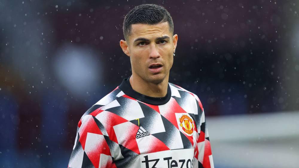 رسميًا/ مانشستر يونايتد يُعلن فسخ التعاقد مع "كريستيانو رونالدو"