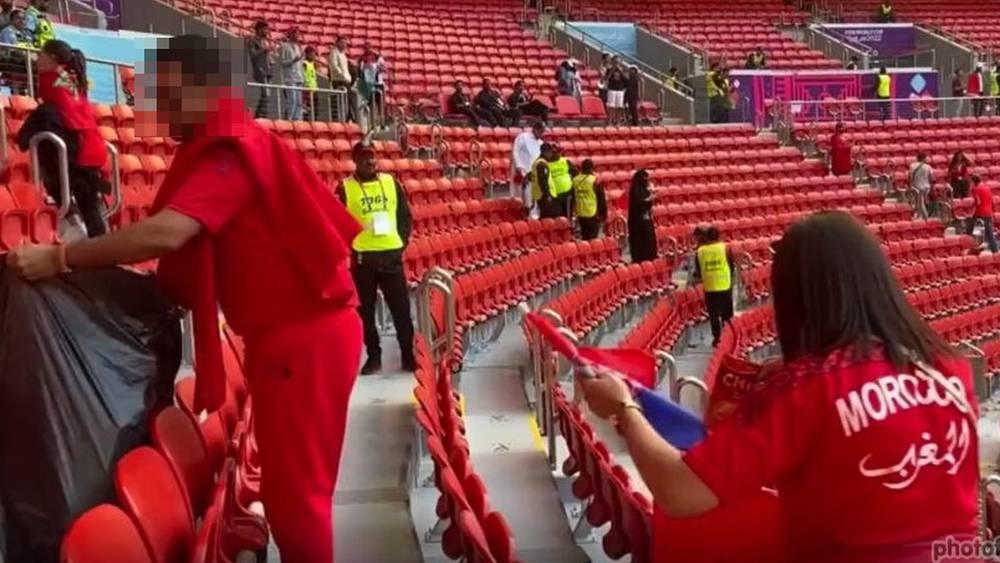 الجماهير المغربية تلفت الأنظار بعد تنظيفها مدرجات ملعب "البيت" عقب نهاية مباراة كرواتيا