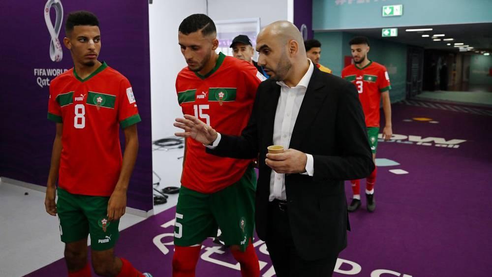 الركراكي يُحذّر لاعبيه الحاملين للجنسية البلجيكية: "ستكون مباراة خاصة لهم لكن عليهم ألا يتعاملوا معها بعاطفية مُبالغ فيها لتجنّب ارتكاب الأخطاء"