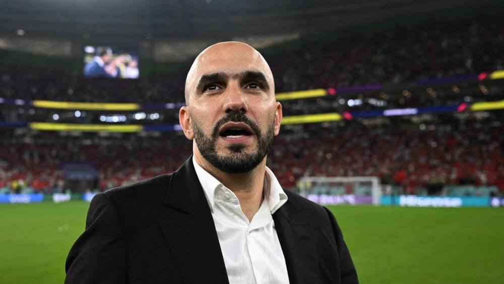 الركراكي: "كَايْنينْ وْلاَدْ النَّاس ْفْهَادْ المنتخب وْبَاقِي غَادِي نْتْقْاتْلُو"