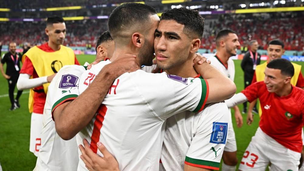 حكيمي: "ذرفت الدموع لأننا صنعنا التاريخ والأحاسيس غمرتني حين رأيت عائلتي وأصدقائي وكل المغاربة الذين أتوا لمساندتنا"