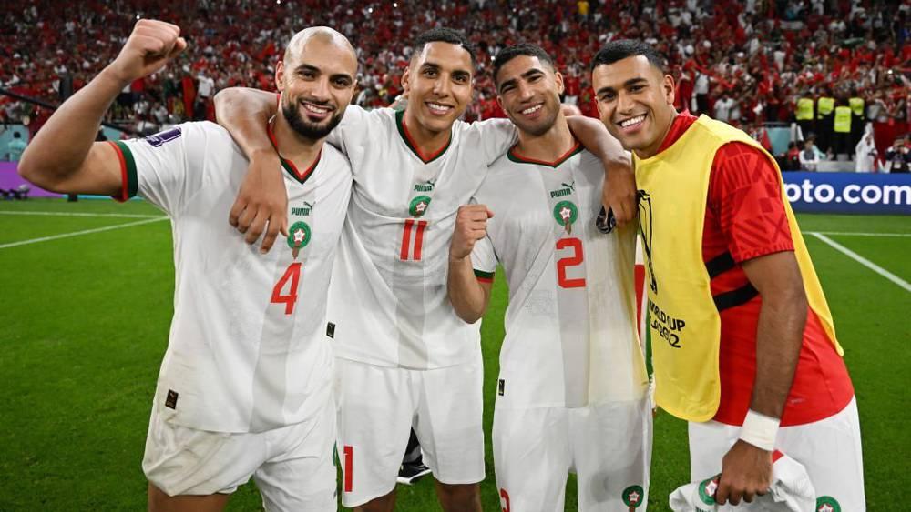 شبكة "RMC sport"  تختار حكيمي وأمرابط ضمن التشكيلة المثالية لدور مجموعات كأس العالم