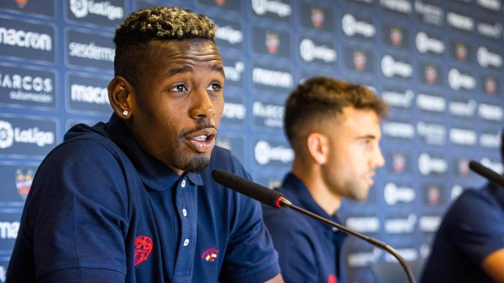 البولديني لـ"البطولة": "أتمنى فوز المنتخب المغربي على إسبانيا والمرور إلى دور الربع إن شاء الله"