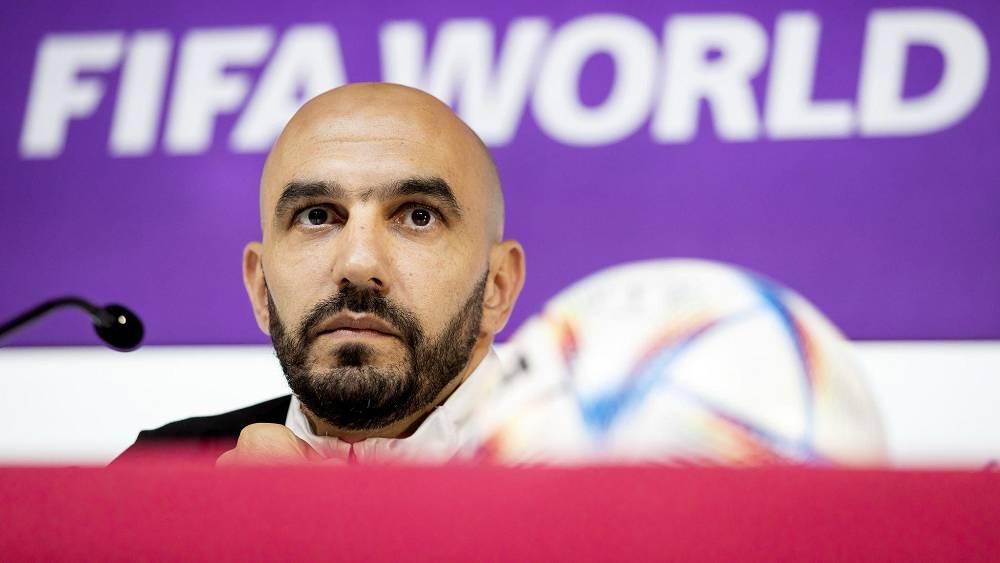 الركراكي: "ما تكتبه الصحافة الإسبانية لا يهمنا.. إنها حرب جيدة 'واللعابة غادي يتقاتلو بُّوحْدْهُومْ بلا منوريوهم داكشي"