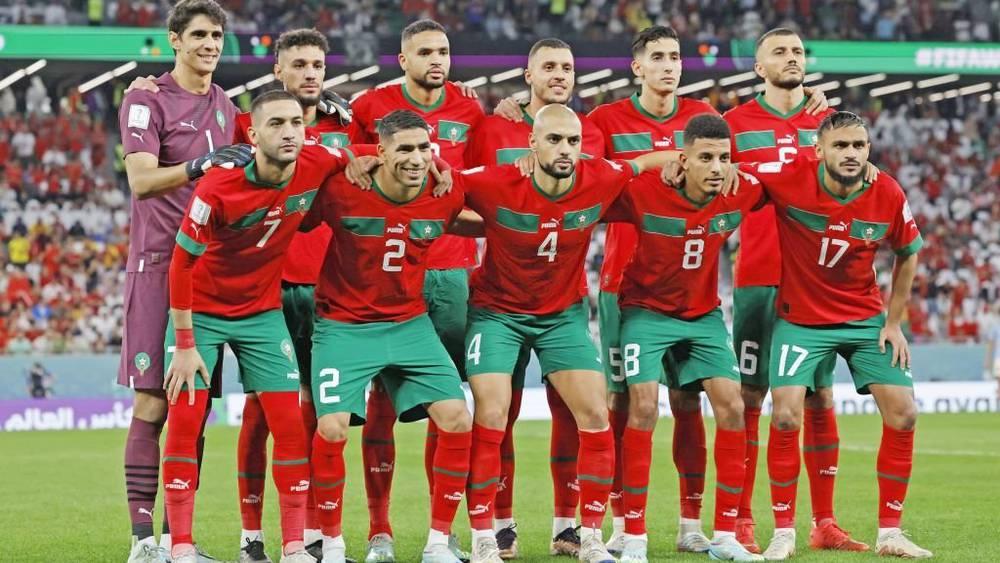 المنتخب المغربي يواجه البرتغال بالقميص الأحمر والأخير يخوض المباراة بالقميص الأبيض