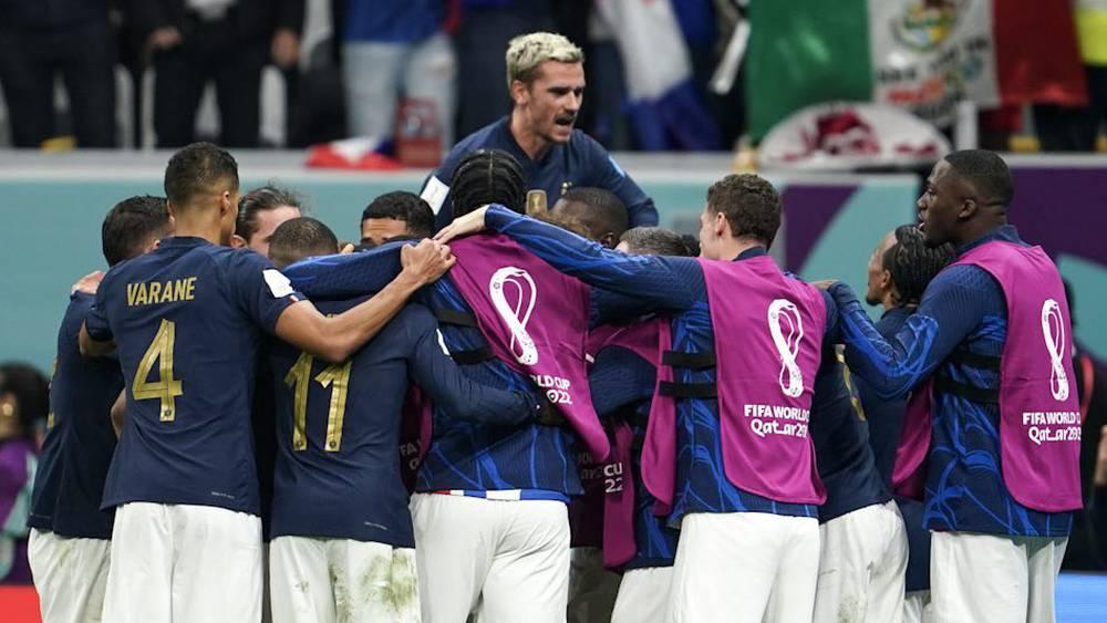 الصحافة الفرنسية: "ديشان سيعتمد على ركائزه الأساسية أمام المغرب من بينهم مبابي وتشواميني وفاران وجيرو"