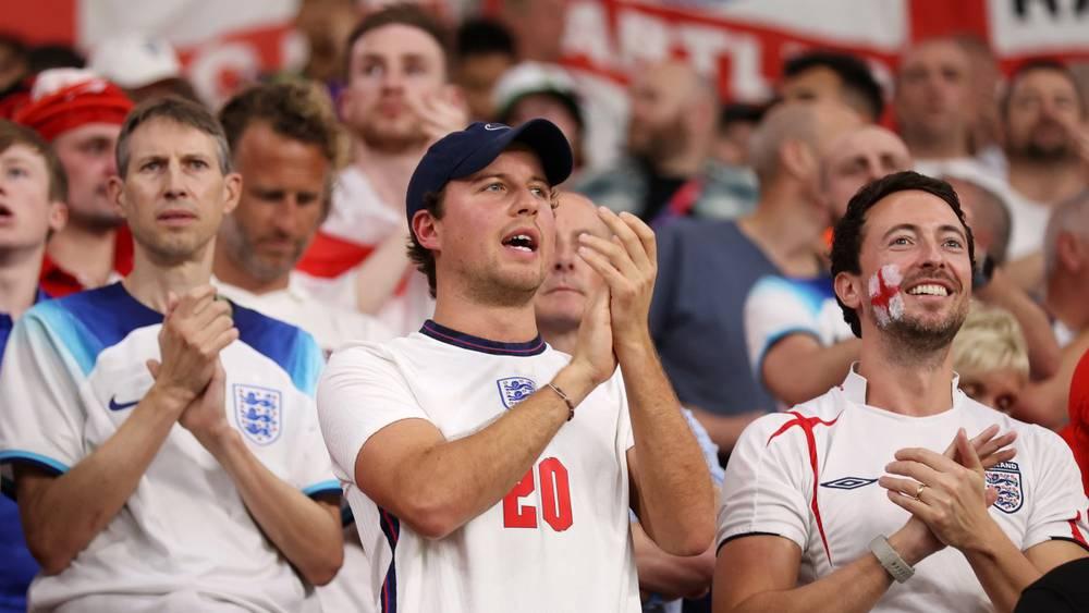 صحيفة "ميرور": "الجماهير البريطانية عادت من قطر دون أي اعتقالات لأول مرة في تاريخ كأس العالم"