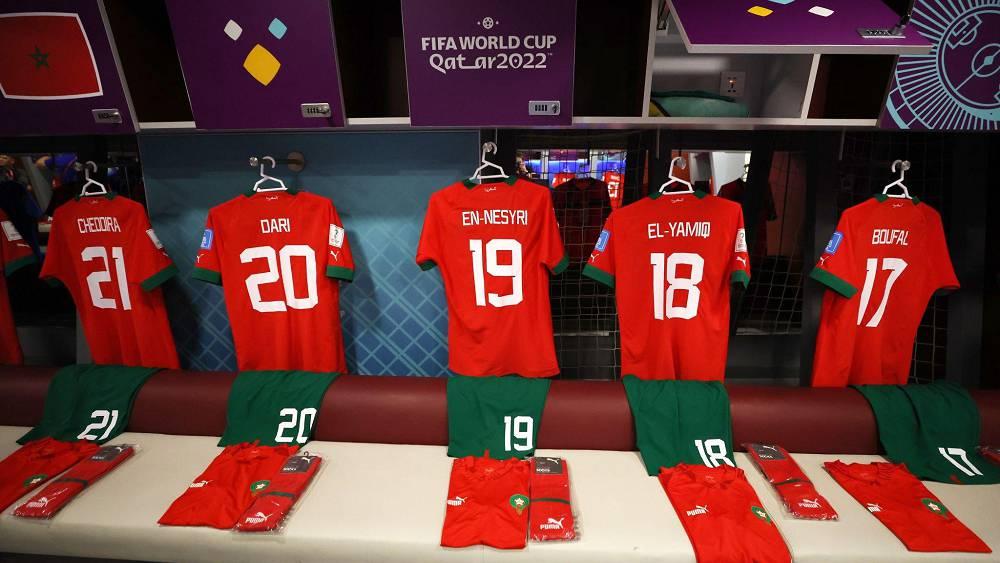 المنتخب المغربي يخوض مباراة "الترتيب" في كأس العالم ضد كرواتيا بالقميص الأحمر