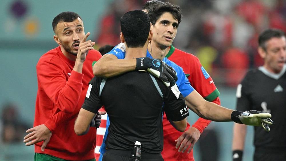 ياسين بونو عن التحكيم: "الاحتجاج على الحكم كان أمرا عاديا فاللاعبون كانوا غاضبين لأنهم أرادوا الفوز"