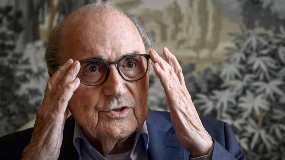 بلاتر مُنتقدًا زيادة عدد المنتخبات والأندية في كؤوس العالم: "يحاولون استخراج المزيد من حبة الليمون"