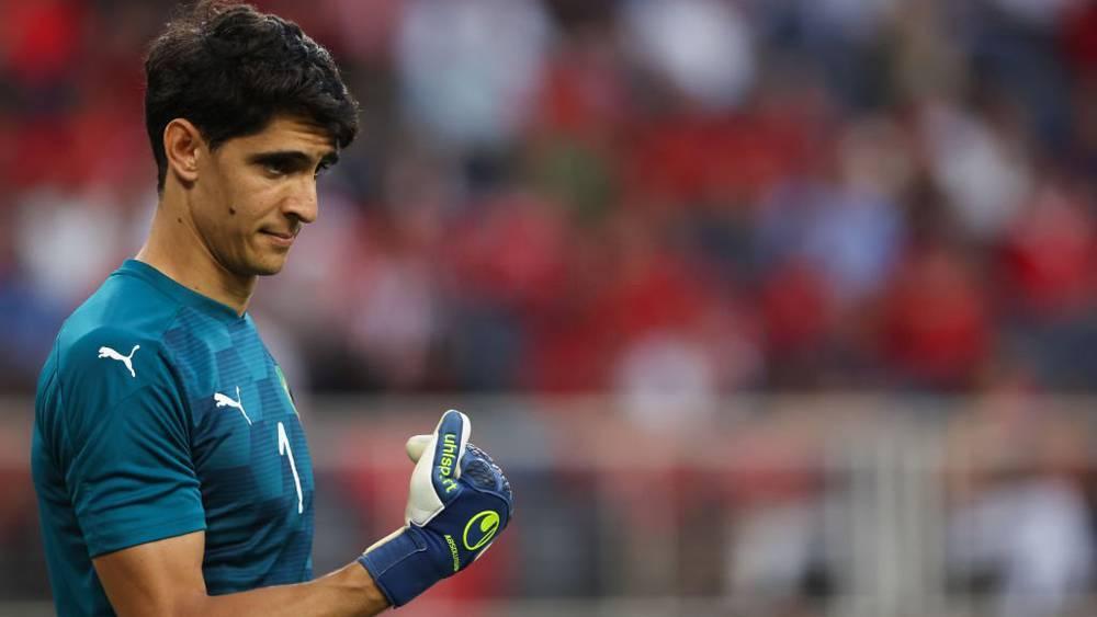 "الفيفا" يضع ياسين بونو ضمن قائمة المرشحين السبعة لجائزة أفضل حارس مرمى في العالم لسنة 2022