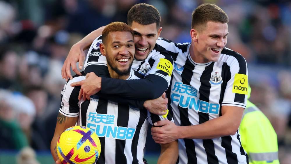 الدوري الإنجليزي/ نيوكاسل يرتقي إلى الوصافة بالفوز السادس تواليًا بثلاثية (3-0) ضد ليستر سيتي