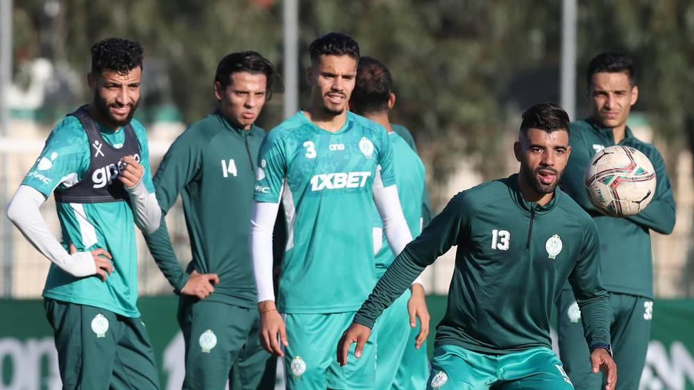 المكتب المديري للرجاء ينفي وجود أزمة أجور تخص لاعبي الفريق ومستخدميه