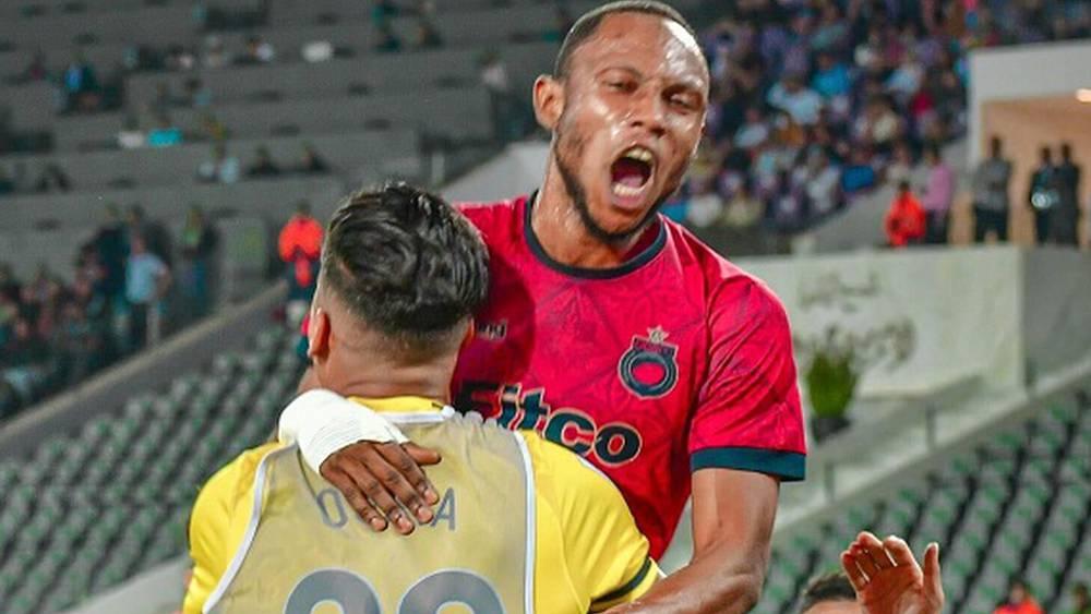 البطولة الاحترافية/ أولمبيك آسفي يعود لسكة الانتصارات بـ"ريمونتادا" على حساب مضيفه شباب المحمدية (2-1)