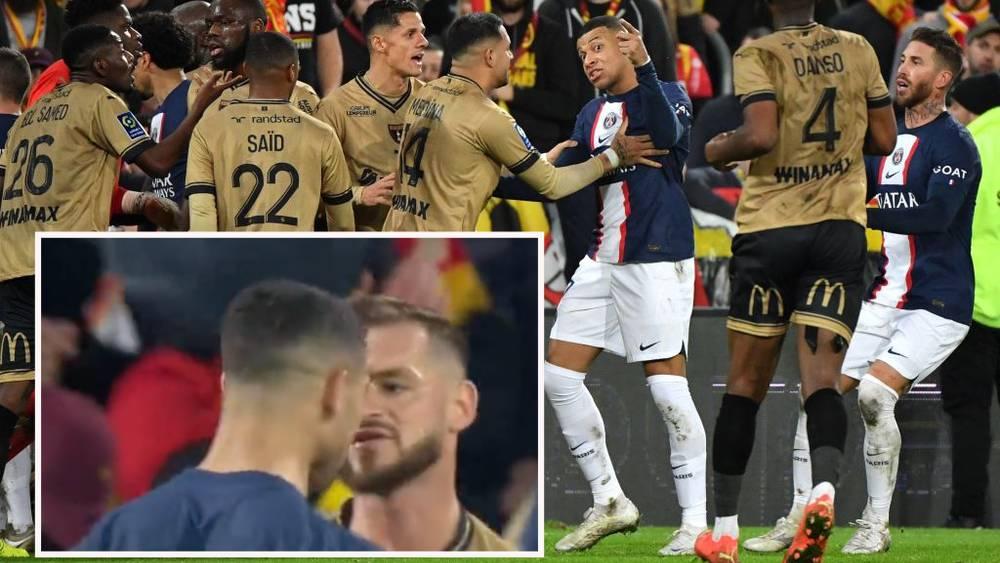 دفاعًا عن "كيليان مبابي".. حكيمي يدخل في شجار ويحصل على بطاقة صفراء ضد لانس