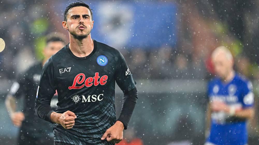 الدوري الإيطالي/ نابولي يبتعد في الصدارة بالفوز (2-0) على ملعب سامبدوريا