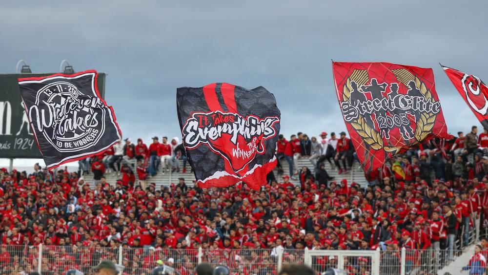 أبرزها إجراء مباراة واحدة بدون جمهور داخل ملعبه ومنع تنقُّل مشجعيه لـ3 مباريات خارج ملعبه.. لجنة التأديب تصدر عقوبات في حق الوداد بعد أحداث مباراة المغرب التطواني