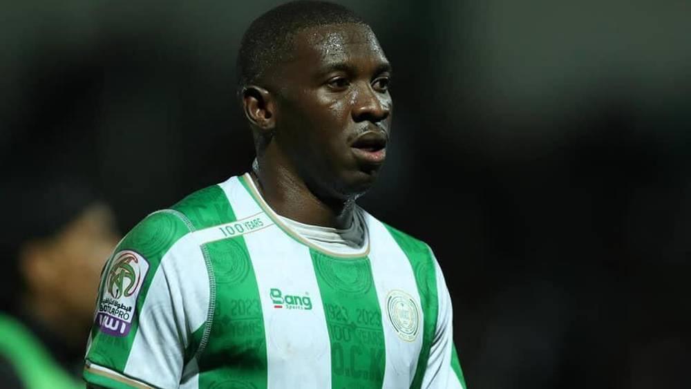 الجامعة توقف أوريبونيي لاعب أ. خريبكة لـ6 أشهر بعد طرده وبصقه على الحكم في مواجهة الدفاع الجديدي