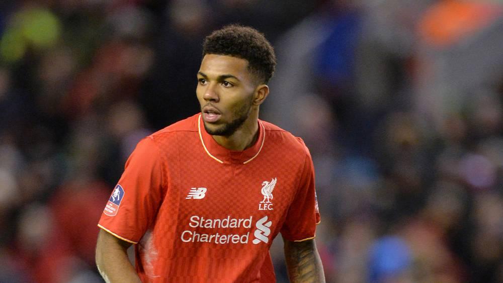 بعد أن أصبح "بدون فريق" لسنة ونصف.. "سينكلير" (26 سنة) أصغر لاعب في تاريخ ليفربول يصبح مالكا لأحد مطاعم الدجاج المقلي