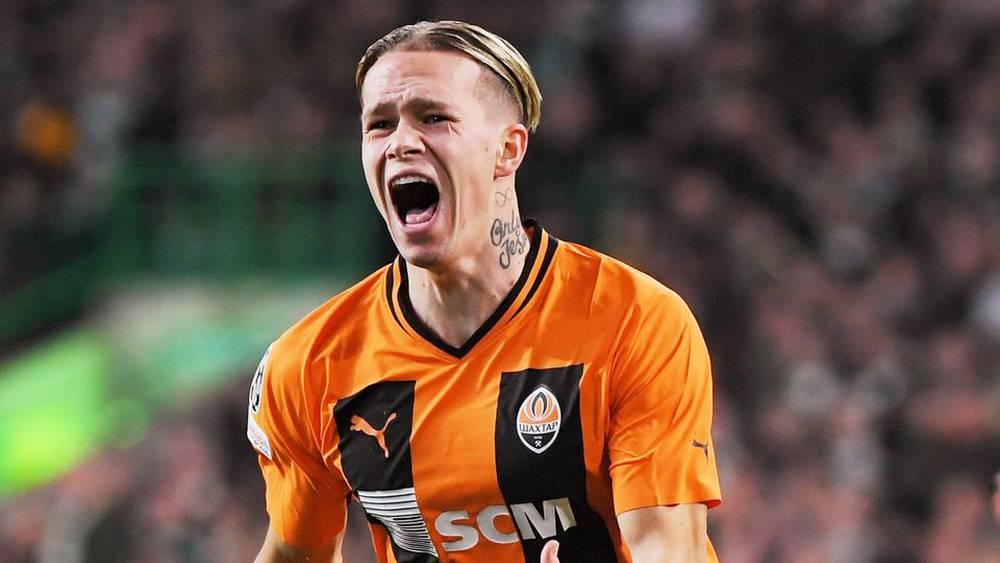 شاختار يعلن عن قرب اتفاقه مع تشيلسي على التعاقد مع لاعبه ميخالو مودريك